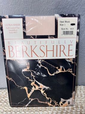 Berkshire Ultra Sheer Pantyhose Full Control Top Opal Blush Size 1 NIP